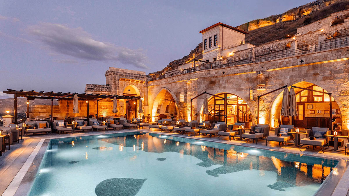 kayakapi premium caves-to airport