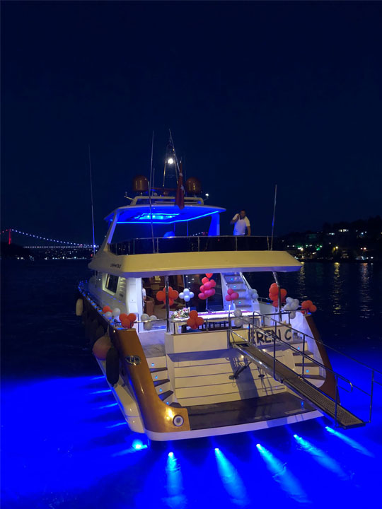 Luxury Yacht Cruise with Family on the Bosphorus