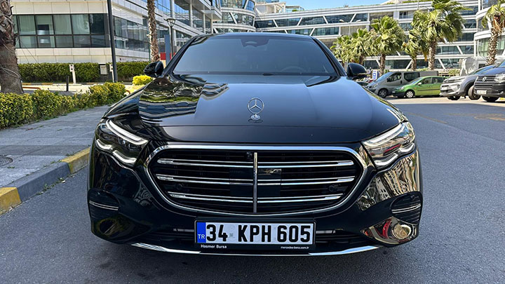 luxury airport transfer with Mercedes E Class