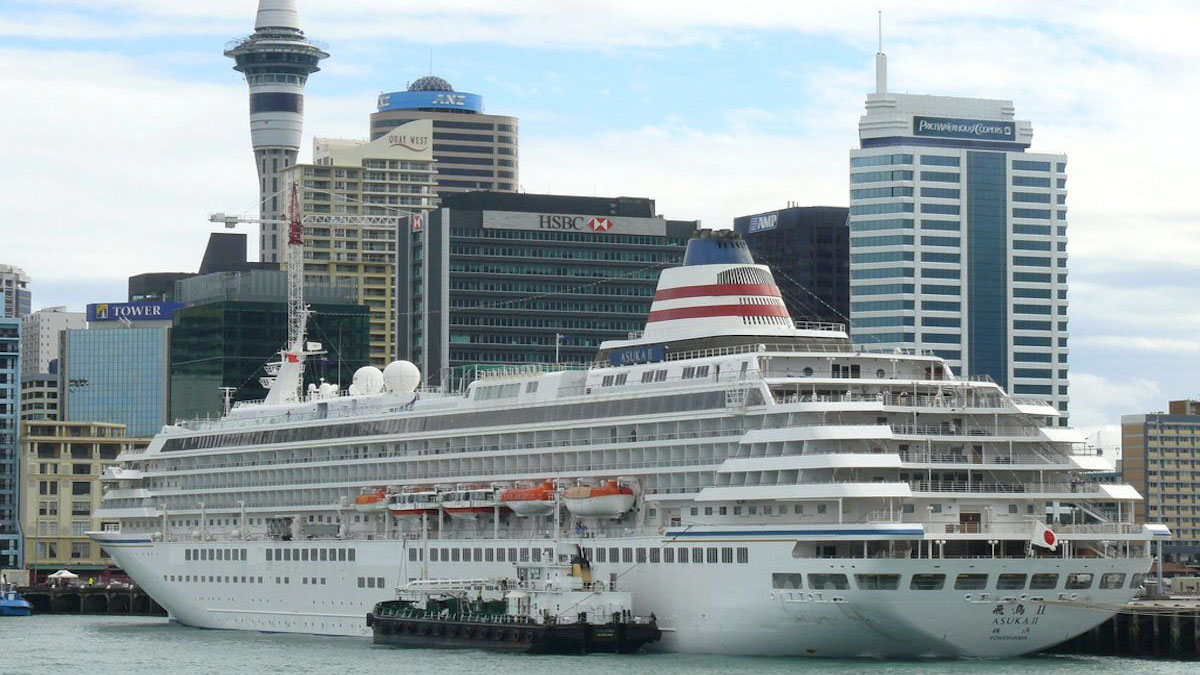 Pickup timing and luggage planning at Harwich Cruise Terminal for London transfers