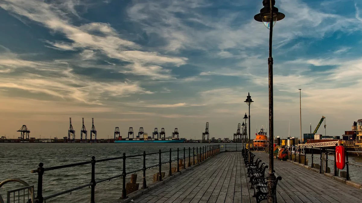 Cruise ship arrival at Harwich Cruise Terminal for London transfer planning
