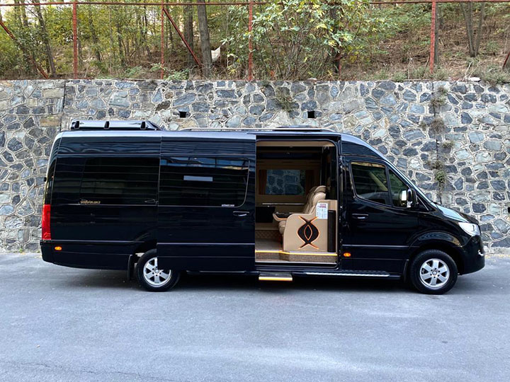 Private exclusive chauffeur service