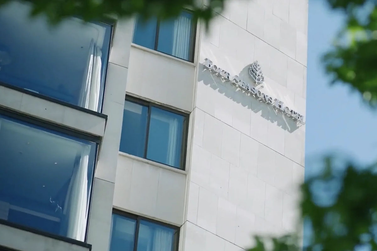 private Transport Four Seasons Hotel London at Park Lane